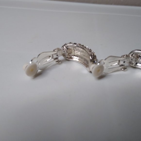 Decorative Matching Bracelet And Clip On Earring Set - Picture 7 of 16